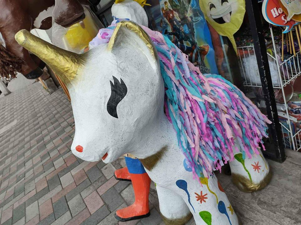 Piñata unicornio